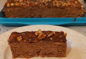 Ova stara sarajevska torta osvaja na prvi zalogaj: Pravi se začas, ne peče se a gosti uvijek traže recept!