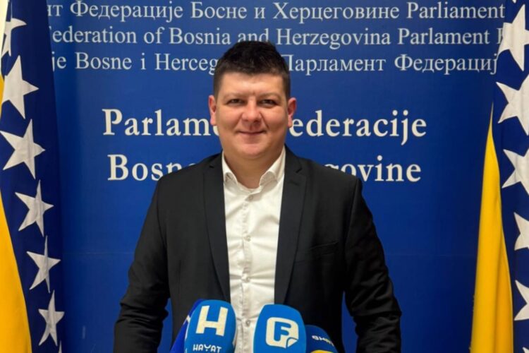 FOTO: HDZ 1990
