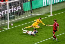 Finale Evropske lige: Johnson doveo Tottenham u vodstvo!