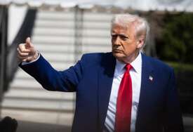 Trump predstavio plan za raketni odbrambeni sistem 'Zlatna kupola' vrijedan 175 milijardi dolara