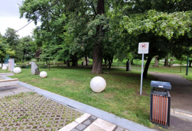 Postavljene table o zabrani uvođenja kućnih ljubimaca u Veliki park