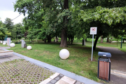 Postavljene table o zabrani uvođenja kućnih ljubimaca u Veliki park