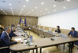 Vijeće ministara BiH najavilo novu sjednicu, na dnevnom redu i suspenziji carina na američku robu
