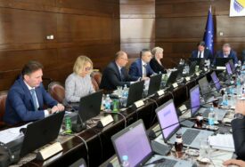 Sutra potpisivanje ugovora u Vladi FBiH: Više od 4,8 miliona KM za pomoć područjima pogođenim poplavama i klizištima