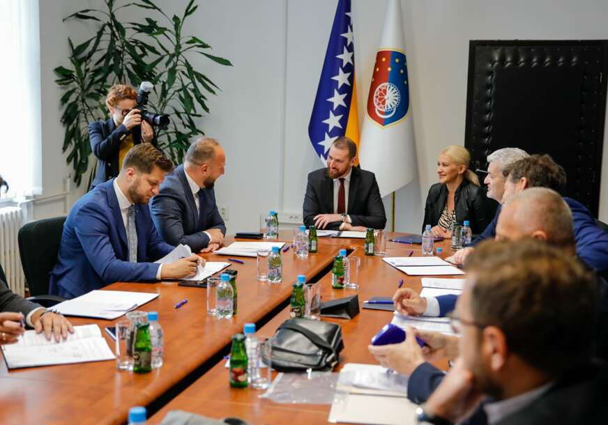 FOTO: VLADA KS