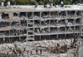 Raste broj povrijeđenih u iranskim napadima na Izrael, u Tel Avivu potraga za zatrpanima (FOTO)