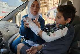 Adem, jedino preživjelo dijete palestinske doktorice, napustio Gazu zbog liječenja (FOTO)