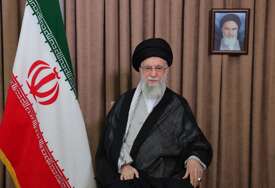 Ajatolah Ali Khamenei se obratio Irancima, poslao poruku i Americi: "Ova nacija se neće predati nikome"