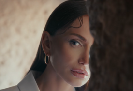 Emina Jahović objavila novi album i spot za 'Svitanje'