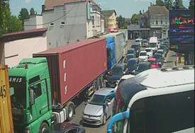 Kolone vozila na graničnim prelazima Gradiška, Gradina i Velika Kladuša na izlazu iz BiH