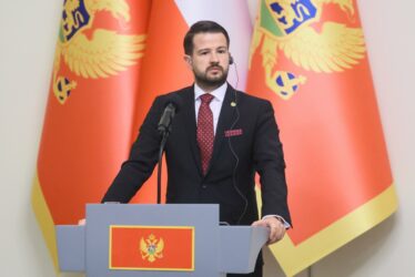 NAPETO NA RELACIJI PODGORICA - PRIŠTINA Oglasio se Ured predsjednika Jakova Milatovića...