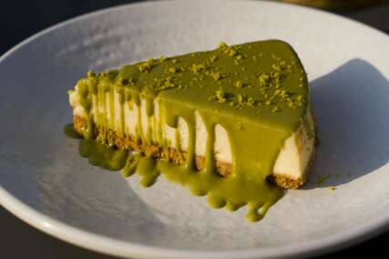 OKUS KOJI OSVAJA Kremasti desert za svaki dan: Matcha cheesecake s bijelom čokoladom