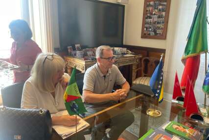 Ambasadorica BiH u Italiji u ime Sarajeva preuzela Mediteransku nagradu za mir