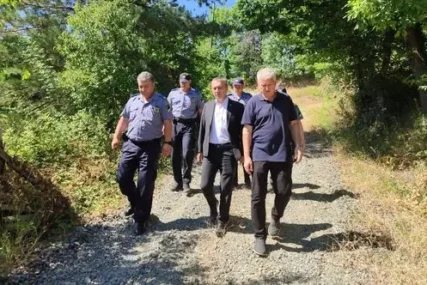 Ministar Dizdar posjetio mjesto u kojem je stradala starica Pejić: Dojmovi o okolnostima djeluju drugačije od jutrošnjih