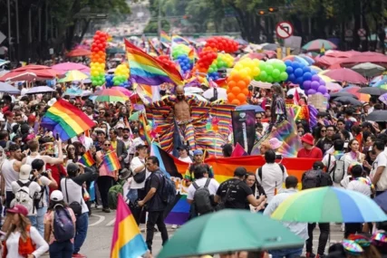 Ciudad de Mexico: 800.000 ljudi na povorci ponosa