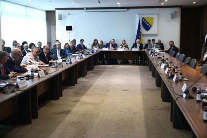 (FOTO) Počeo sastanak predsjednika političkih stranaka sa članovima PIC-a