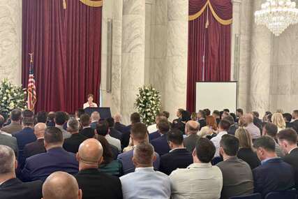 U Washingtonu održana komemoracija povodom 30. godišnjice genocida u Srebrenici (FOTO)
