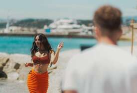 Nova pjesma, novi spot, nova provokacija: Žanamari zavele fanove u kupaćem (VIDEO)