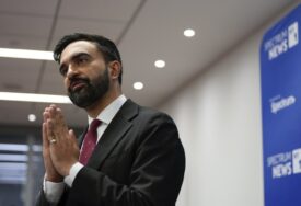 PRVI MUSLIMANSKI GRADONAČELNIK NEW YORKA Andrew Cuomo priznao poraz od Zohrana Mamdanija
