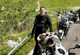 Motociklista Adam Cabaj tokom putovanja kroz region izgubio život u nesreći: Potvrdila njegova sestra