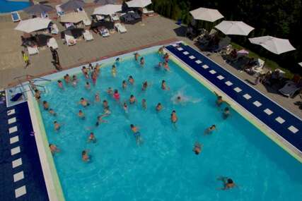 Tešanjski bazeni rade već punu sedmicu, 30. juna starta besplatna škola plivanja