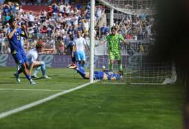 UŽIVO / BiH - San Marino 0:0: Završeno je 45 minuta fudbalskog mučenja u Zenici, za nadat se ulasku Džeke u nastavku (FOTO)