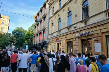 OKOM KAMERE BOSNAINFO Defile „Mladi na putu života“: Noć zajedništva i sjećanja u okviru manifestacije „Odbrana BiH – Igman 2025“