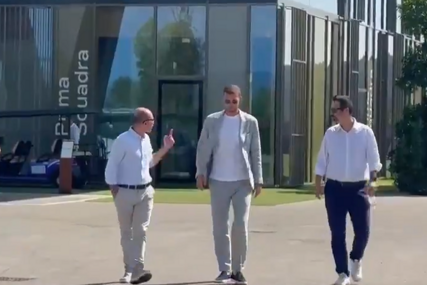 Džeku ispred "Viola parka" dočekali novinari, nasmijani "Dijamant" momentalno zauzeo specijalnu pozu za fotku (VIDEO)