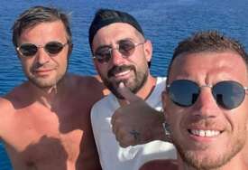 Edin Džeko odmara na prelijepom hrvatskom otoku (FOTO)