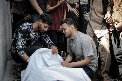 U izraelskim napadima u Gazi ubijeno 57 Palestinaca, uključujući 19 u blizini mjesta za pomoć