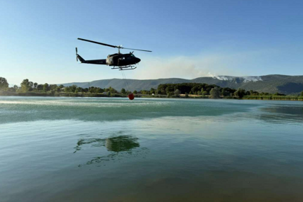 Helikopter OS -a BiH i Air Tractor jutros pomažu u gašenju požara kod Gruda