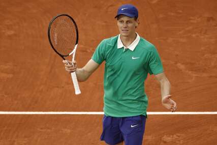 Jannik Sinner ekspresno do polufinala, čeka pobjednika duela Zverev - Đoković