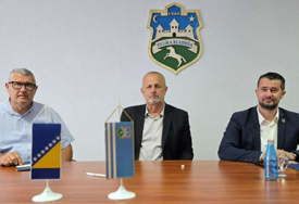 Potpisani ugovori za sufinansiranje projekata u Velikoj Kladuši u vijednosti 300.000 KM
