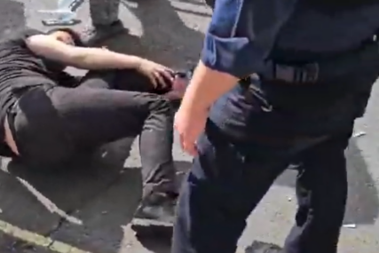 Žestok obračun kod iranske ambasade, ima i teško povrijeđenih, policija hapsila sve redom! (VIDEO)