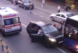 Muškarac izrešetan u blizini vrtića u Beogradu: Auto se zakucao u bus