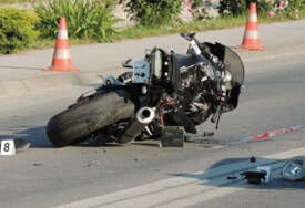 Jedna osoba poginula u teškom sudaru dva motocikla kod Prijedora