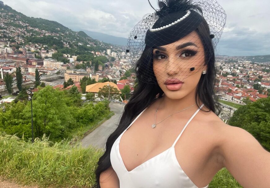 FOTO: NAIDA THE DOLL