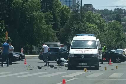 Sarajevo: Vozačica motocikla u teškom stanju nakon sudara s vozilom Hitne pomoći