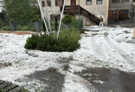 Snažno nevrijeme zahvatilo dijelove Austrije: Padao grad veličine loptice (FOTO+VIDEO)