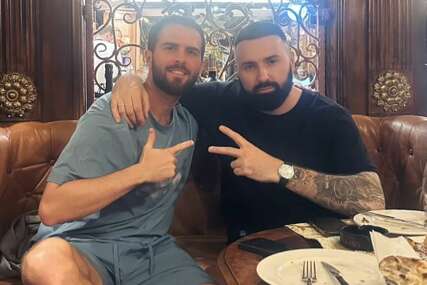 Miralem Pjanić se u Sarajevu družio s bh. reperom Jalom Bratom, pohvalili se fotografijom s ručka