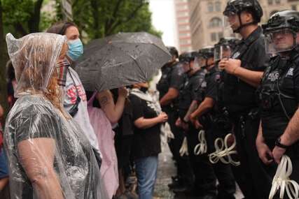 Više osoba uhapšeno u sukobima demonstranata s policijom zbog hapšenja imigranata u New Yorku
