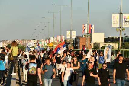 S protesta u Srbiji zatraženi vanredni izbori, studenti najavili građansku neposlušnost
