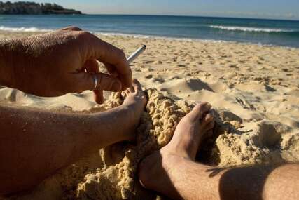 Od ponedjeljka: Ako zapalite cigaretu na plaži kazna je 700 eura
