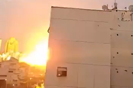 Iran bombardovao Izrael nekoliko sati prije najave kraja sukoba: Pogledajte kojom silinom projektil pogađa grad Beershebu (VIDEO)