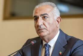 Iranski prijestolonasljednik u egzilu ponudio da predvodi demokratsku tranziciju
