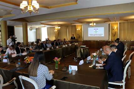 Predstavnici kantonalnih skupština u FBiH na konferenciji u Bihaću saglasni u borbi protiv korupcije