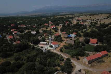 33 godine od zločina: Kolektivna dženaza za 10 nedužnih žrtava sela Žulja