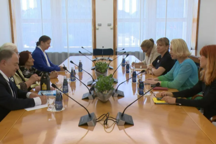 Predsjednica Parlamenta Slovenije s majkama Srebrenice: Evropa je šutjela 1995., šuti i danas