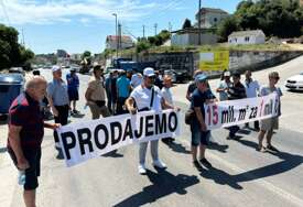 Radnici Solane sedmi put blokirali magistralu Ulcinj - Bar 