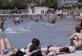 Ljeto stiglo u Split: Igrači picigina zauzeli mjesta u plićaku